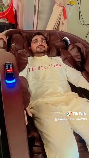 فيديوهات أنشأها Zameer Ali (@zameer.alit205) باستخدام original sound - Itz💚HR Black Typist