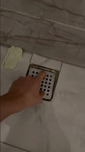 Sinyor Taklacı banyo yaparken lavabonun içinden örümcek çıktı 😱 #sinyortaklacı #shorts