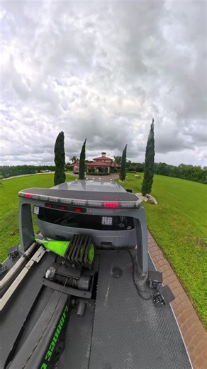 Towing an antique golf cart #fyppppppppppppppppppppppp #fyp #fy #towlife #towtrucklife