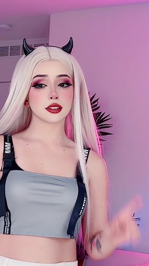 Ella Paisley: Hacia el millón en OnlyFans