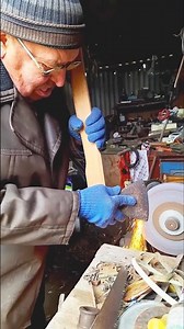 How to Get a Razor-Sharp Axe #diytools #woodworking #shorts #short #axe #toolmaintenance #diy #wood