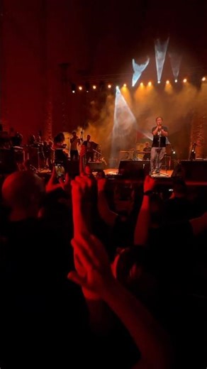 Θανάσης Παπακωνσταντίνου: ξεσήκωσε τον κόσμο στη συναυλία του με το “Σιμούν”