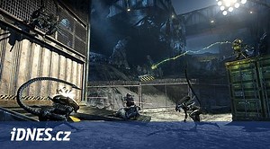 VIDEO: Zoufalství a strach při útěku před vetřelci na lovu v Aliens - iDNES.cz