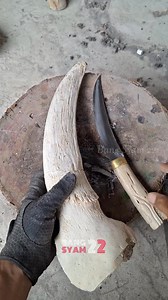 5.6M views · 14K reactions | Cara membuat sarung pisau sederhana dari limbah tulang tanduk #caramembuat #sarungpisau #tulangtanduk #tandukkerbau | BANG syam 22 tutorial | Facebook