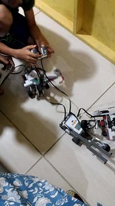 Hammer Bot Fight using Remote Controls | Robotics Labs | Facebook