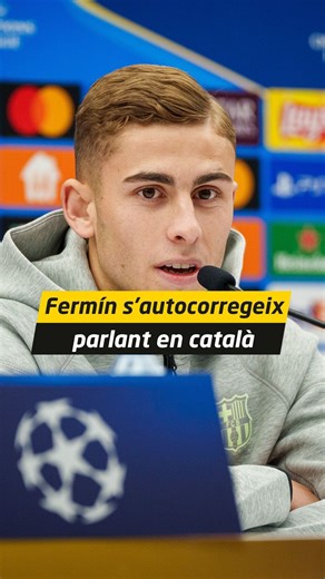Esport3 on Instagram: "😍 Fermín López s’autocorregeix parlant en català 🗣️ El mig centre del Barça ha deixat una de les imatges del dia parlant en català a la roda de premsa prèvia al partit de Champions davant l’Estrella Roja on l’andalús s’ha autocorregit mentre parlava. ✍️ La setmana passada Fermín López va ampliar dos anys més el seu contracte amb el Barça, com va avançar Esport3. L’andalús va signar la tercera renovació en tres anys, va millorar el seu salari i va augmentar 