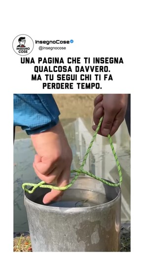 Insegno Cose on Instagram: "💧 Un nodo semplice, ma incredibilmente resistente Con un semplice nodo sul laccio (o cordino) puoi creare una maniglia solida per trasportare e raccogliere acqua in modo pratico e veloce, anche senza attrezzi. ✔️ Facile da realizzare ✔️ Resistente al peso ✔️ Utile in campeggio, orto o situazioni di emergenza A volte non serve complicarsi la vita: basta conoscere il nodo giusto 🪢"