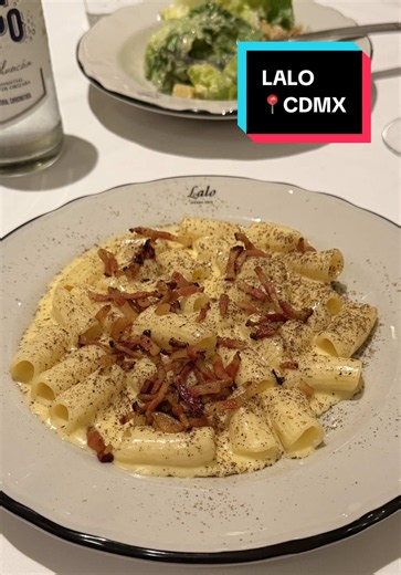 LALO 📍 CDMX Hace rato no iba con expectativas tan altas a un restaurante en la CDMX y fueron todas superadas. El lugar está increíble, la comida es espectacular y el servicio perfecto. Cambiaron el restaurante por completo de lo que era antes, un lugar de desayunos (qno me tocó conocerlo) por una Ostería con inspiración italiana. Si es lo que más me ha sorprendido este año en la ciudad, la neta se nota la experiencia restaurantera de Lalo y Gaby que son las mentes maestras detrás de Máximo, Hav