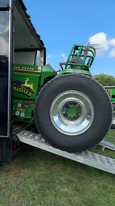 2.9M views · 26K reactions | "Fast & Furious" John Deere Super Farm Tractor getting rolled out before Pro Pulling League action in Freeport, IL - #ProPulling #PoweredByScience #Tractor | JP Pulling Productions | Facebook