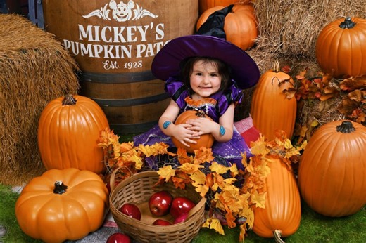 Fall has arrived at the Disney PhotoPass Studio at Disney Springs | Chip and Company