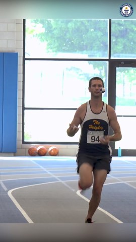 Eric Walter sets record for fastest 800m joggling