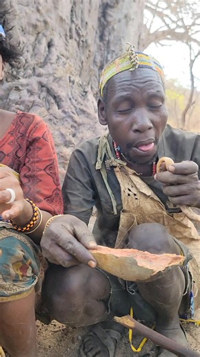 Respect 👉 Hadzaabe eating 👏 #Hadzabe #traditionalfood #africa #CulturalHeritage | Silver Kiddy