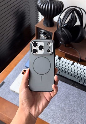 A super stylish iPhone 17 phone case, featuring a PC hard back panel and TPU soft edges, with integrated soft silicone AI buttons✨🥰#phonecase #iphone17case #iphone17promaxcase #iphone16case #iphone16promaxcase #iphone15case #iphone15promaxcase #iphone14case #iphone14promaxcase #case #3c #fyp #apple #applephonecase