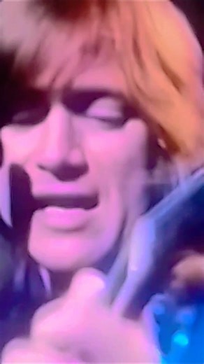 The Moody Blues - I'm Just A Singer In A Rock And Roll Band (1972)