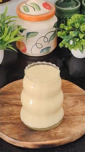 Pineapple banana smoothie🍹#shorts #youtube #trending #explore #pineapple #sootempting