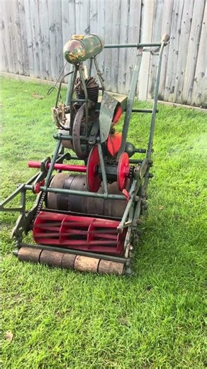 16 inch atco standard. The Atco Standard was the first successful mass produced motor mower. #mower