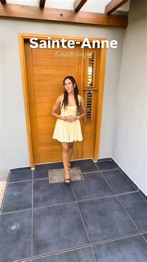 Situé à Guadeloupe plus précisément à Sainte-Anne cette magnifique villa de 8 personnes à 50€ par personne par nuit est prête à vous accueillir. Pour réservation, Contactez nous directement via notre numéro whatsapp sur notre Bio ou via notre adresse mail: reservationdevilladevacanceagu@gmail.com #guadeloupe971 #villa #location #voyage #holiday