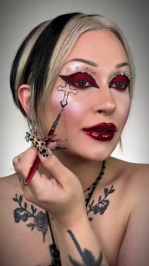 Makeup ib my new nails 🥀 can uou believe this set took only 5 hours with @NAILZ BY DEV | NAIL ARTIST #makeup #nailart #makeuptutorial #fypage #altmakeup #makeuptips #beauty