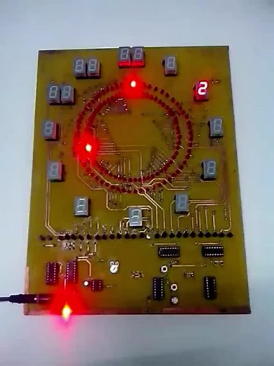 Creación de Reloj Digital con 555 y 4017