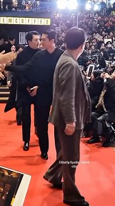 Made in Korea VIP PREMIERE © logo Mark your calendars 👇👇👇 Disney drama 'Made in Korea' will be released with two episodes on December 24, two on December 31, one on January 7, and one on January 14, for a total of six episodes for the season 1 📌 FOLLOW US on Instagram https://www.instagram.com/hyunbin.international.fans/ 📌 JOIN our FACEBOOK GROUP [ 2️⃣2️⃣5️⃣ K International Binnies Members from 112 countries https://www.facebook.com/groups/570487036622031 #HyunBin #현빈 #玄彬 #ヒョンビン #MadeInkore