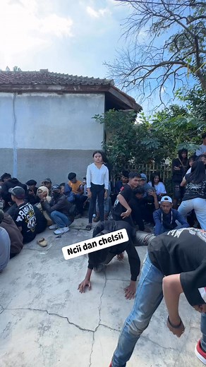 Ketika chelsii merapihkan rambut ncii di area pentas #reels #virals | MANG ABAY WELL