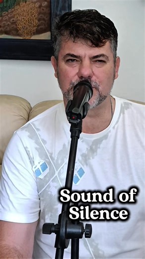 Hello darkness, my old friend…” – maar met ’n Afrikaanse siel 💭 Nog 1 van julle versoeke! Soms sê stilte meer as duisend woorde ’n Lied wat deur tyd en stilte praat… luister met jou hart 💛 #SoundOfSilence #GerhardSupra #Coversong #topfansfollowers #fypシ゚viralシfypシ゚viralシalシ #fypchallenge | Gerhard Supra