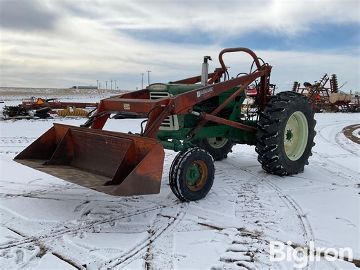 1960 Oliver 880 2WD Tractor W/Farmhand F11 Loader | Agriculture