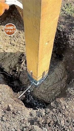 Stands Forever! Life Hack with Fence Post, Bottle and Rebar!