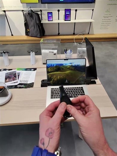 InVue Oll-Lock Laptop Solution