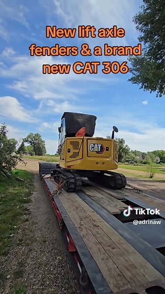 Kenworth Trucking: New Lift Axle Fenders Installed