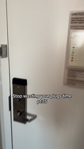 Hotel Manager Throws Bags Off Balcony During Confrontation