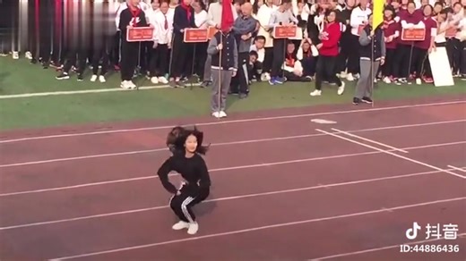 这一跳，在学校不怕没人追求了