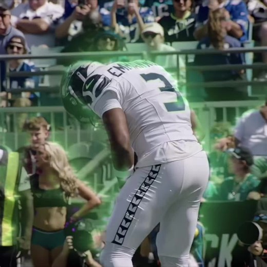 You’re still to weak.. // lb. @twizzy.logoless // #mixtape #fyp #viral #nfl #ilovethighsngl