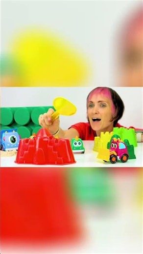 🎵🎵🎵Let's play with sand toys and toy cars in a new #music #video #forkids