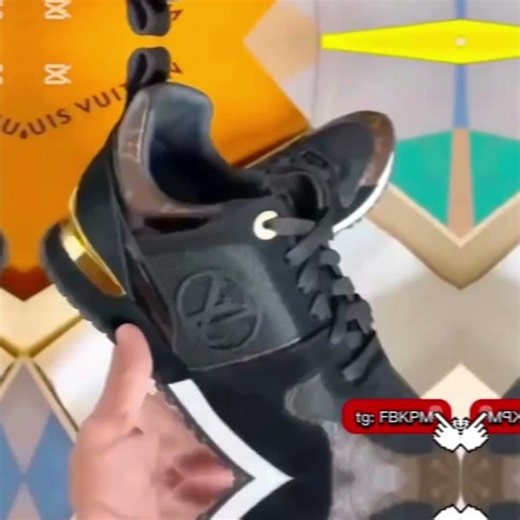 LOUIS VUITTON RUN Away Trainer