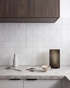 kaboodle kitchen on Instagram: "Under panel? Totally optional!⁣ ⁣ If you're looking for that elevated touch, go for it! The clean white of your wall cabinets is an instant win, or you can take it a step further with under-cabinet lighting to add that extra glow. The choice is yours!⁣ .⁣ .⁣ .⁣ #kaboodle #kitchens #kaboodlekitchens #bunnings #renovation #design #reno #project #DIYproject #DIY"