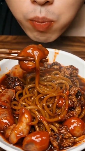 ASMR Eating Spaghetti with Minced Meat 🍝🎧