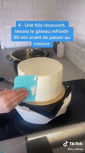 Quelques conseils pour celles et ceux qui débutent 😉#cake #cakedesign #layercake #dripcake #bake #baking #caramel #yummy