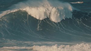 4.7K views · 107 reactions | Lucas Fink’s mission has been to ride the biggest ever wave on a finless, strapless, weightless skimboard. We think; mission accomplished. An exclusive interview with this legend about this wave, here. https://bit.ly/3ICrMNs | Magicseaweed | Facebook