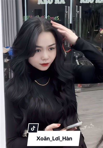 Khách hướng ngoại thì ta xin quay mặt👩🏻 Khách hướng nội thì thì ta lại quay lưng🫣 #xuhuong #tócđẹp #toc #duỗihơinước #xoăn_sóng_lơi_hàn