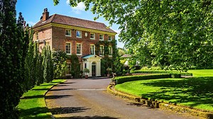 Georgian Country House in the Quintessential British Village of Chiddi