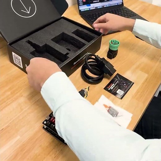 🎥 Unboxing CAN-BUS Multiplex Trainer PRO Edition