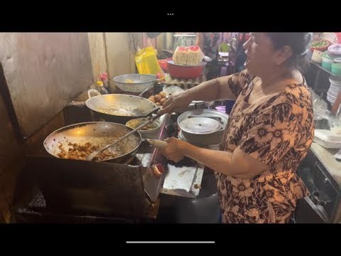 Discover Saigon’s Bui Vien: Ultimate 2025 Street Food Adventure