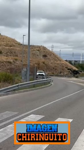 El Chiringuito de Jugones on Instagram: "🚨 Salida de Mbappé de Valdebebas tras conocerse su lesión en el bíceps femoral. 📹 @marcosdelarocha"