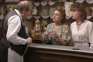 Oto Yvette z serialu ' Allo ’ Allo. Tak dziś wygląda Vicki Michelle. Zobaczcie zdjęcia [30.09.2023]