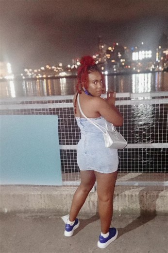 Gravitate to the energy that suits me. ✨️ 😌 #thatchicsummer #summernights #explorepage #brooklyngirl #pier #blackgirlmagic #summertoohot #enjoylife #imjustawoman
