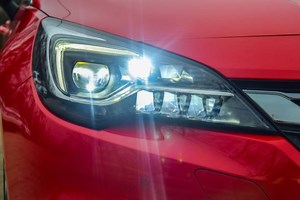 A Guide to Repairing a Dim Headlight
