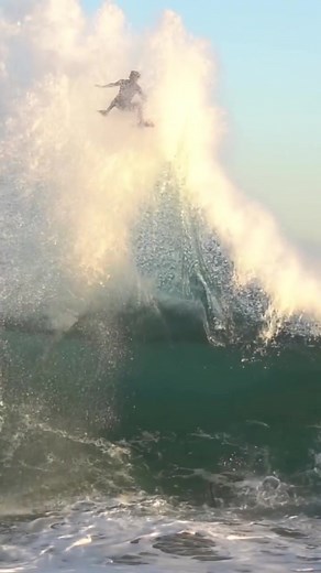 Weekend Bodyboarding Adventures: Blair River and Adrien Valero Surfing