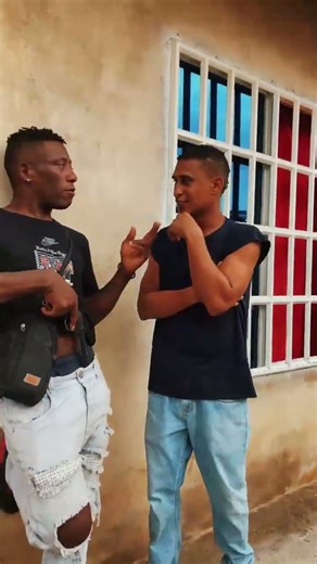 por un iphone #yosoydelos7mil #comedia #elpersonajedelasemana