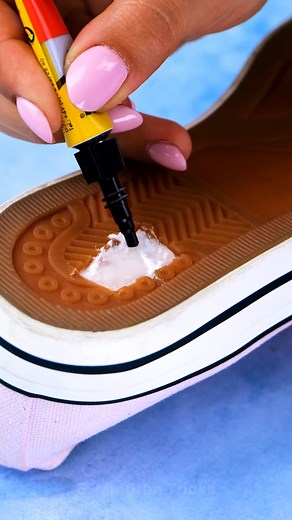 22K views · 17 reactions | Schritt-für-Schritt-Anleitung für die Reparatur von Laufschuhen zu Hause ✨ | 5-Minuten-Tricks FÜR Mädels | Facebook